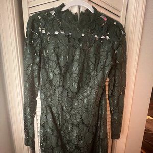 Long-sleeve dark green dress (Lace)